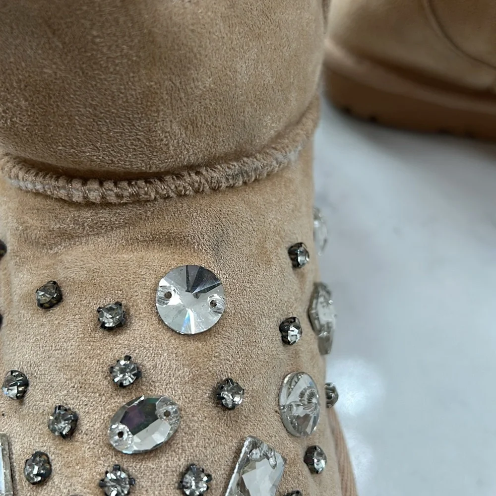 AZALEA WANG Gorgeous Blinged out UGG style boot size 8 NWOB - Picture 6 of 10
